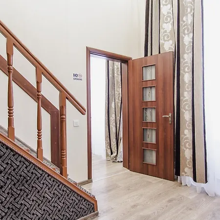 Apartment Lanzheronovskaya *